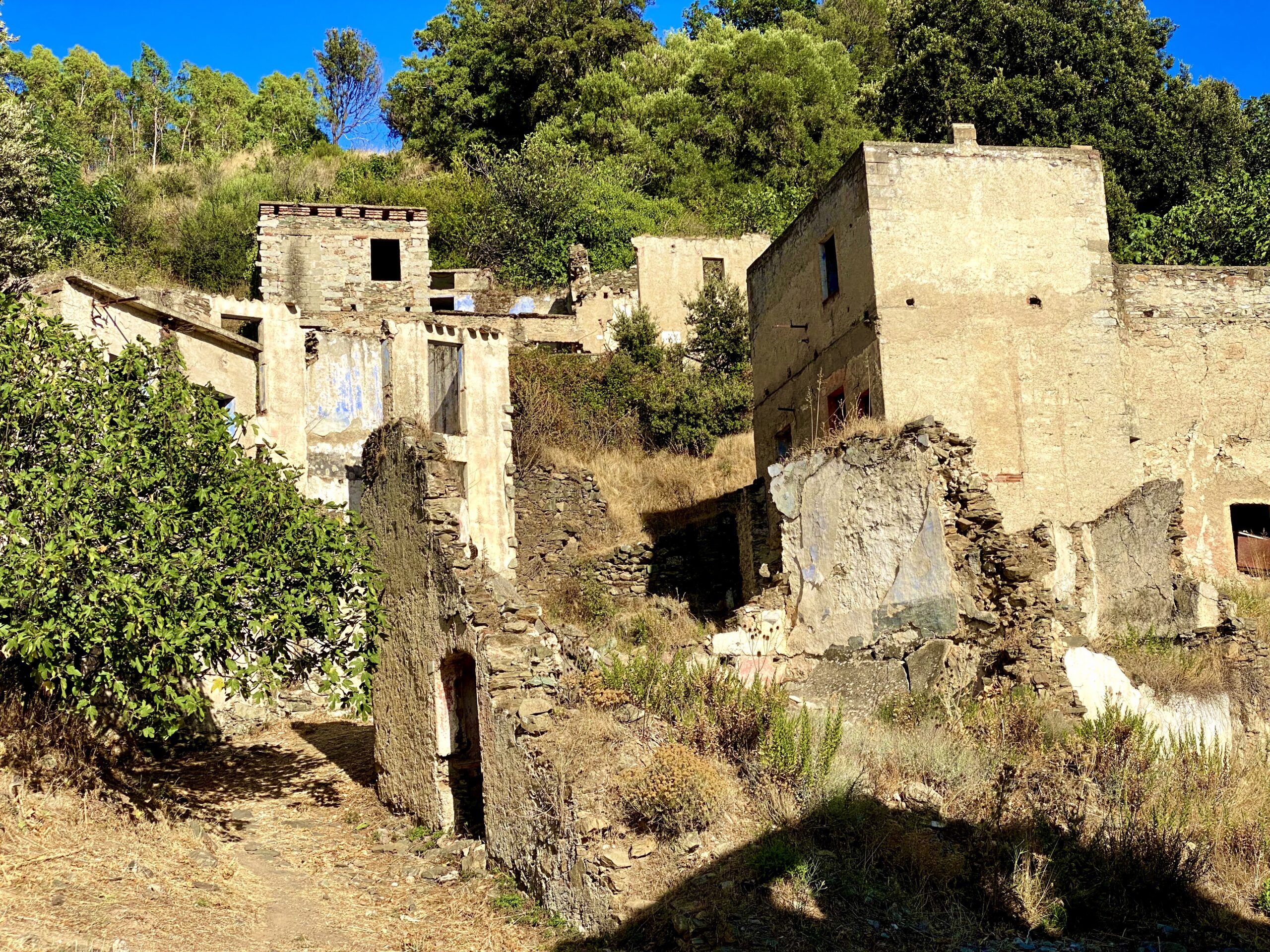 Gairo Vecchio: enigma di un paese fantasma in Sardegna