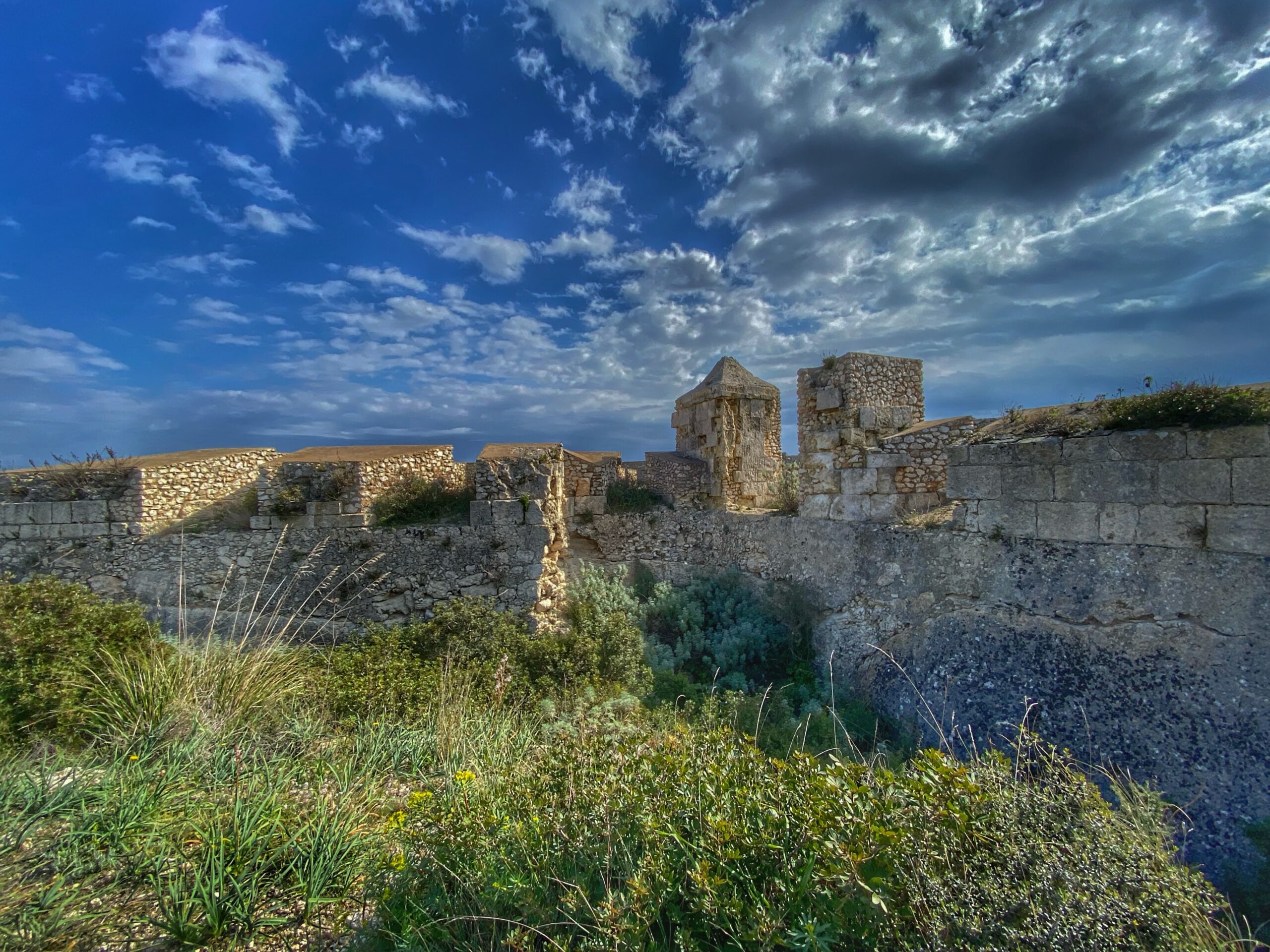 Al Fortino Sant’Ignazio: Trekking dal Faro di Capo Sant’Elia